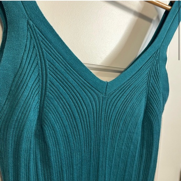 BNWT Olive and Oak midi green dress size Medium - Picture 1 of 1